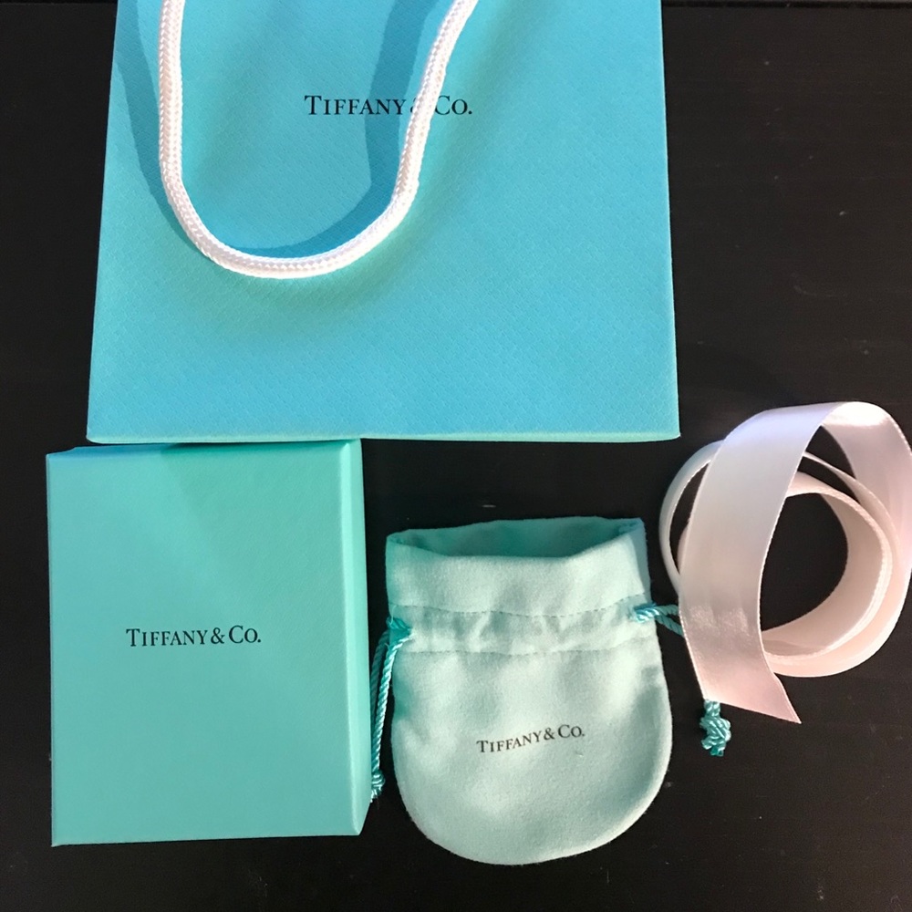 Tiffany necklace box set, drawstring cover